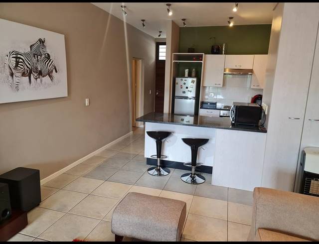 2 BEDROOM APARTMENT FOR SALE IN BRYANSTON